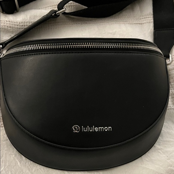 lululemon athletica alternative leather Black Crossbody Bag - Picture 2 of 2
